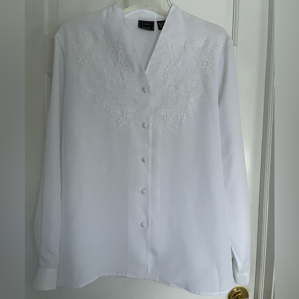 Size 16 white embroidered blouse